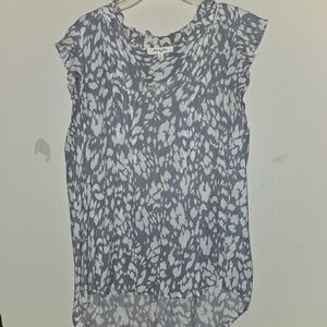 Alfani Gray and White Patterned Blouse